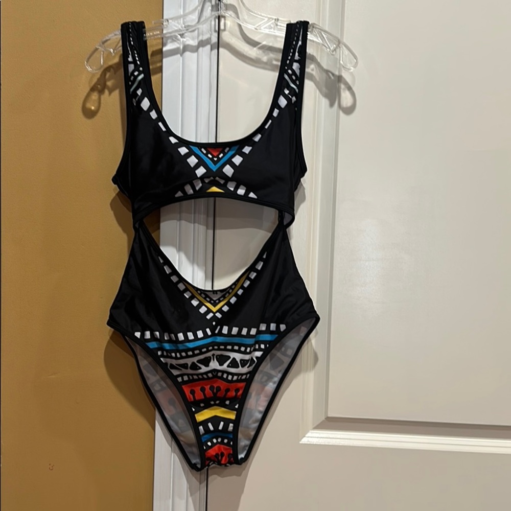 Pretty bathing suit in new condition.